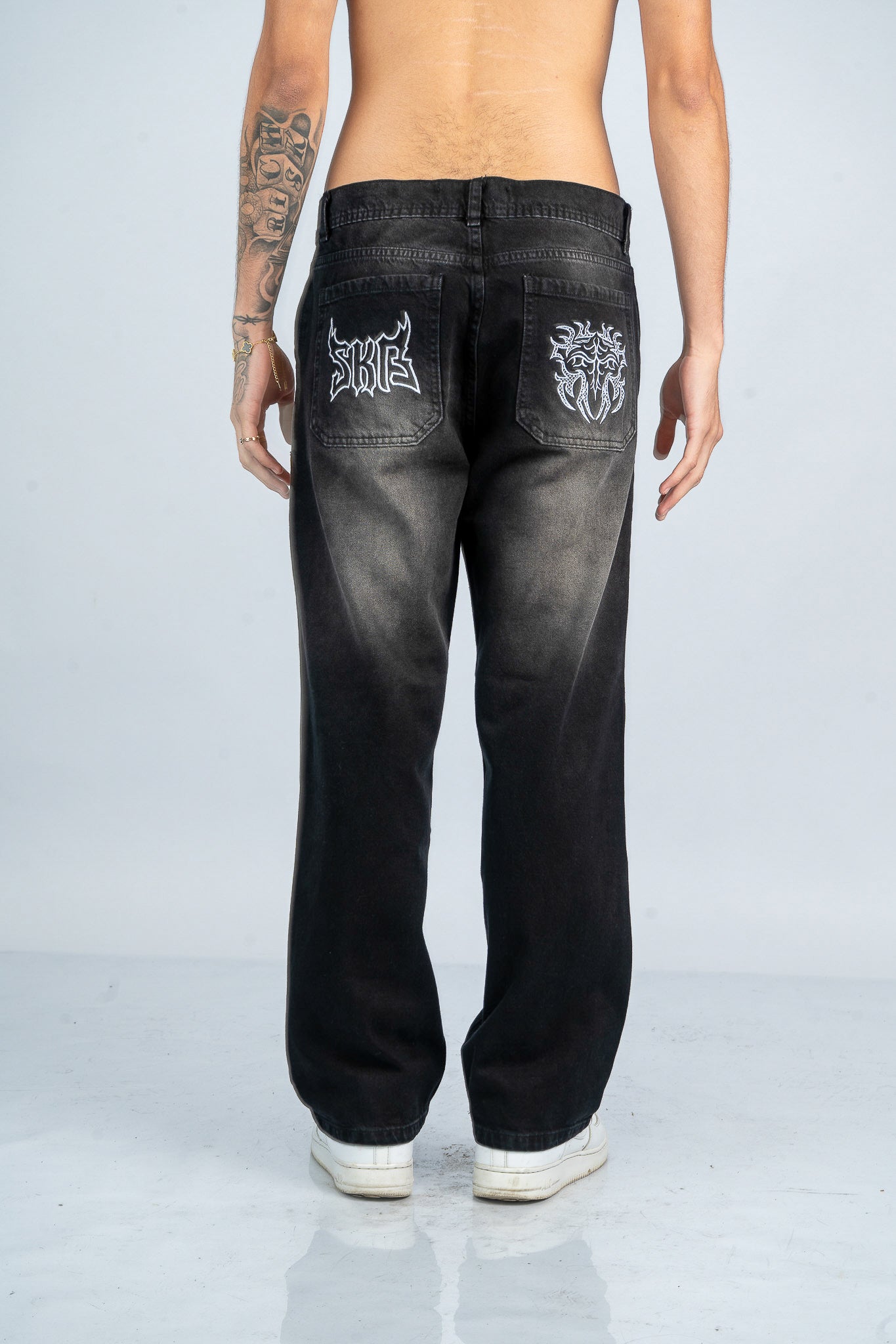 JEAN BAGGY COAL EMBROIDERY