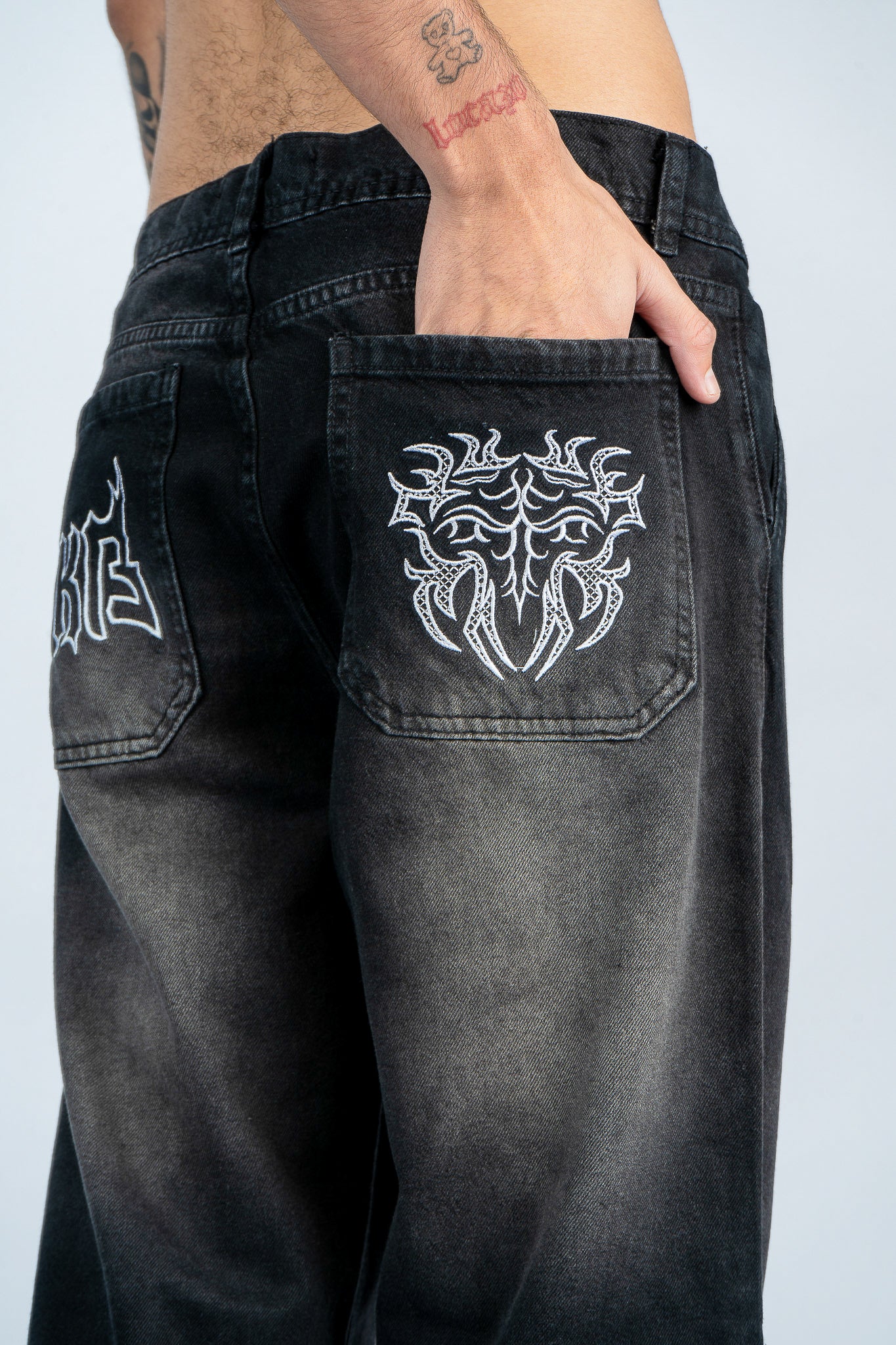 JEAN BAGGY COAL EMBROIDERY