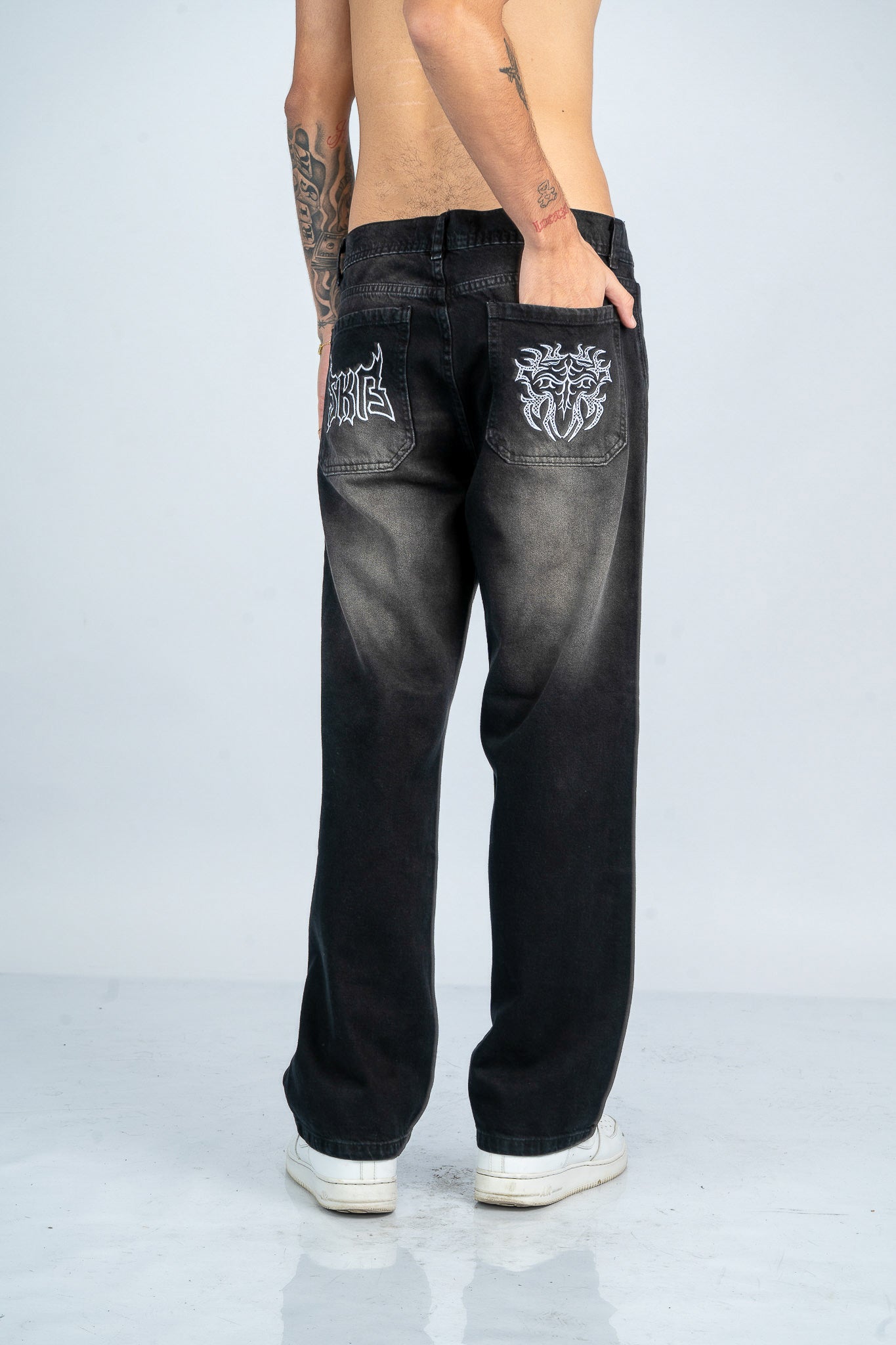 JEAN BAGGY COAL EMBROIDERY